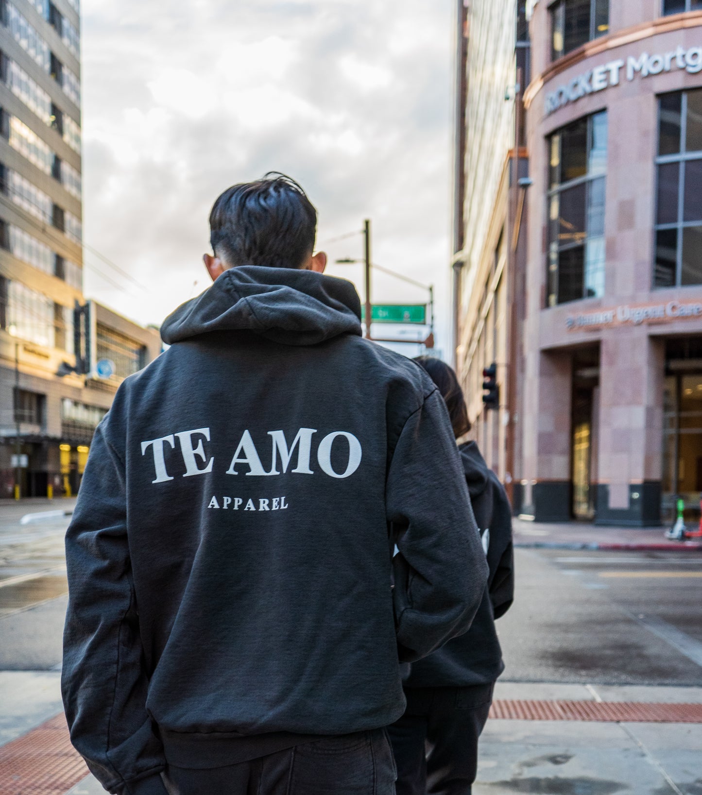 TE AMO HOODIE (Black)